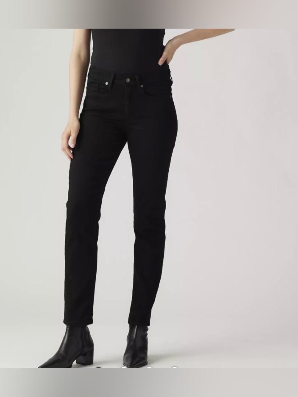 Women's Levi's® Classic Straight-Leg Jeans 27x30